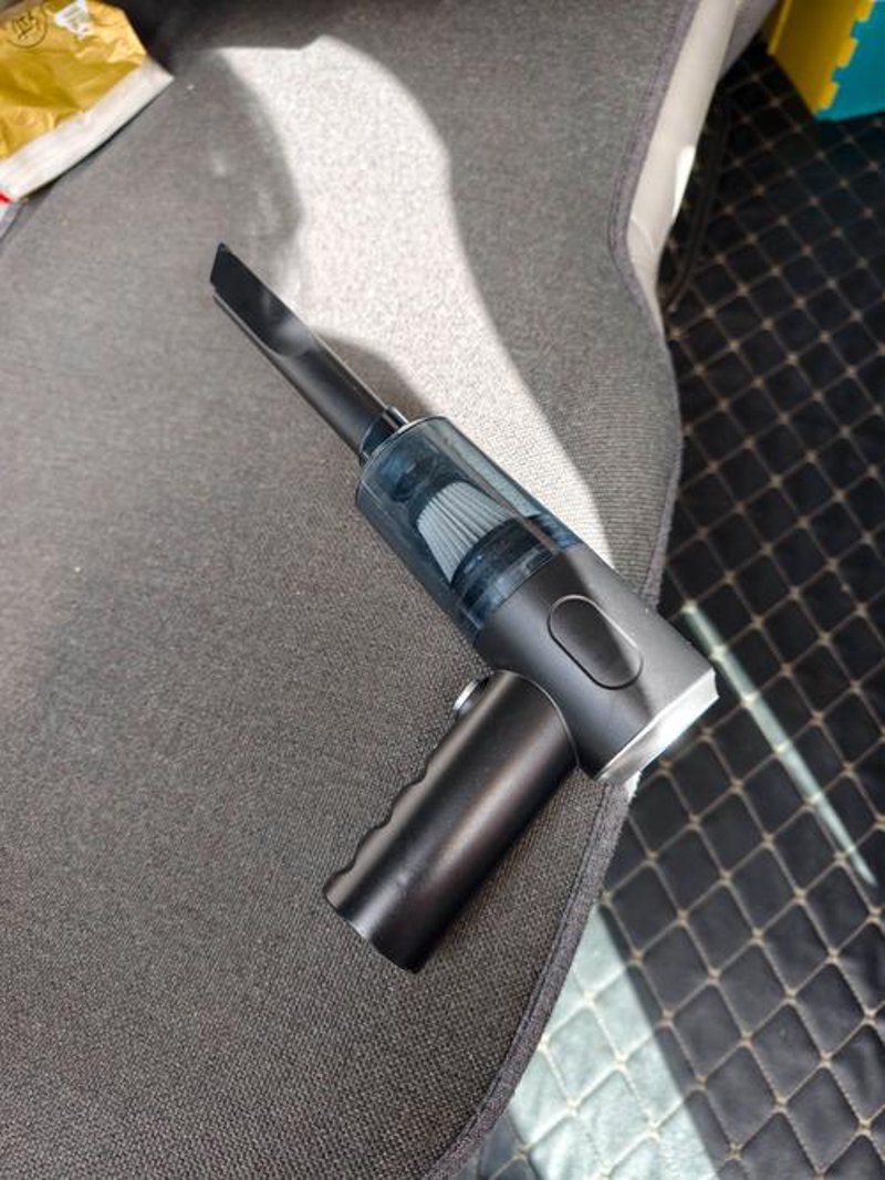 车载吸尘器
